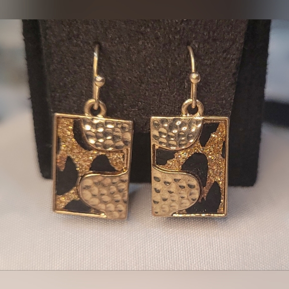 4 pairs of earrings - Picture 3 of 6